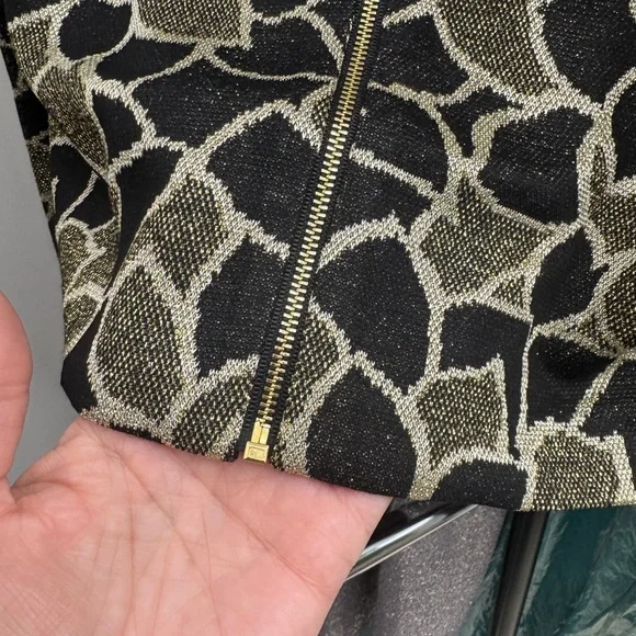 NWT • TRINA TURK • Frosty Meadows Cropped Knit Jacquard Zip-Front Top • Multi 🖤 - Picture 6 of 10